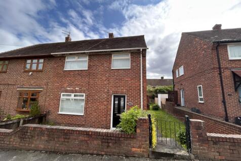 King Street, Pelaw, Gateshead, Tyne... 3 bed semi
