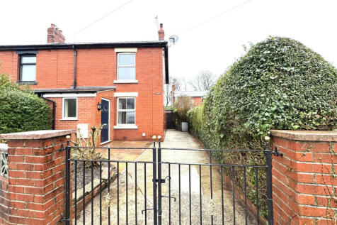 2 bedroom semi-detached house for sale