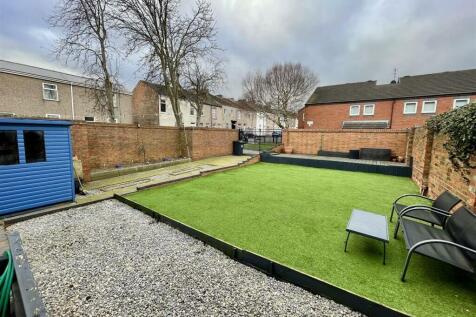 North Road, Darlington, Durham, DL1 2PT 4 bed terraced house for sale