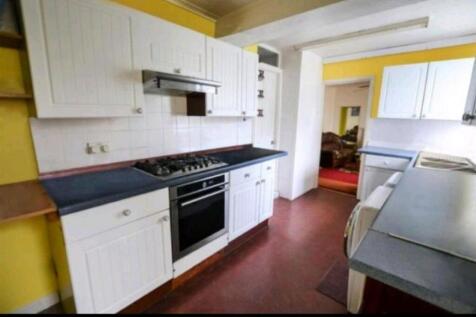 Ponsford Road, Bristol, Somerset, BS4... 5 bed semi