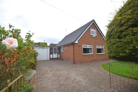 Palace Hey, Ness, Neston, Cheshire... 3 bed detached bungalow for sale
