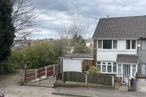 Dalehead Drive, Shaw, Oldham, Greater... 3 bed semi