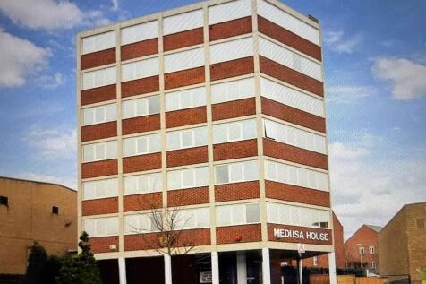 St. Johns Road, Stourbridge DY8 2 bed apartment for sale