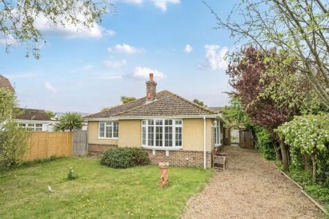 Barn Road, East Wittering, PO20 2 bed detached bungalow for sale