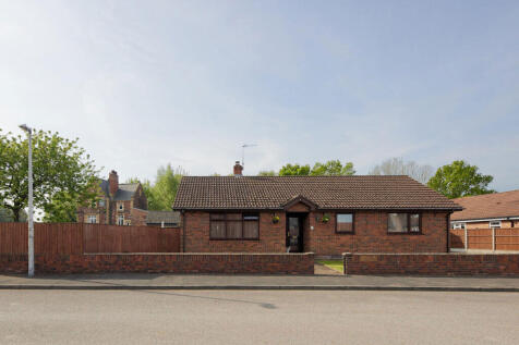 Royal Drive, Rawcliffe, Goole, East... 3 bed detached bungalow for sale