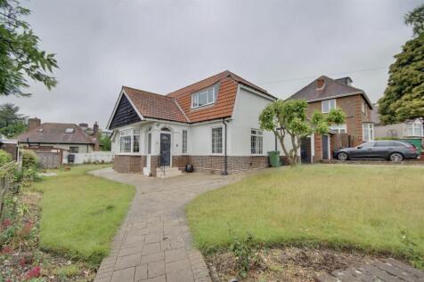 St. Johns Road, Cosham, Portsmouth... 3 bed detached house for sale
