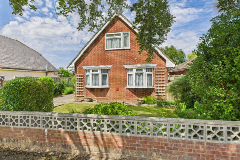New Cut, Hayling Island, Hampshire... 3 bed detached bungalow for sale