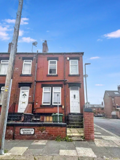 Longroyd Avenue, Leeds 1 bed terraced house for sale