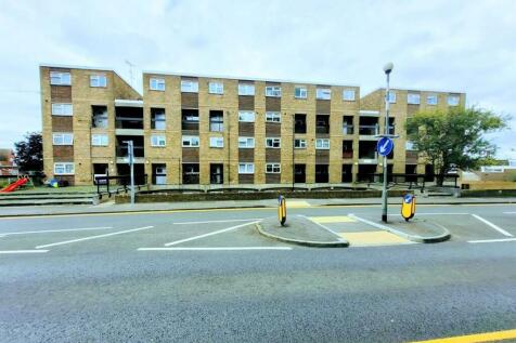 Gun Lane, Strood 3 bed flat for sale