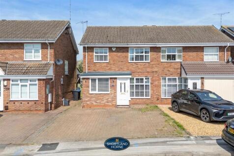 Willow Brook Road, Wolston, Coventry... 3 bed semi