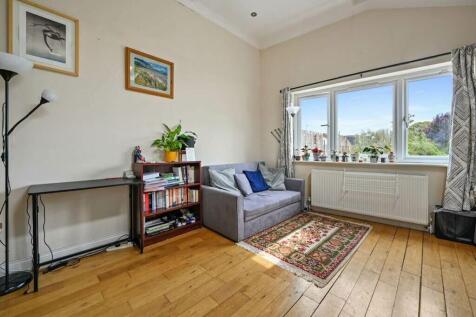 Stanley Road, London, TW11 8UE 1 bed apartment for sale