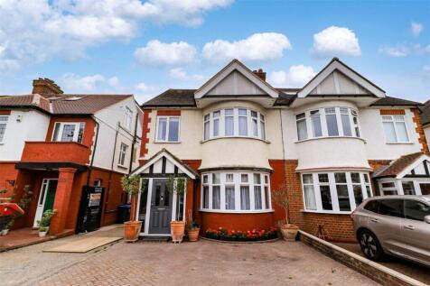 Carnarvon Avenue, Enfield, Enfield... 5 bed semi
