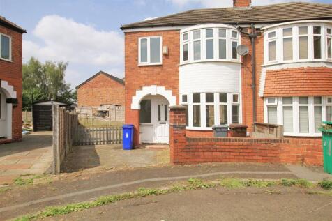 Thirsfield Drive, Manchester, Greater... 3 bed semi