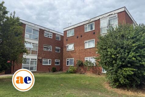 Wessex Drive, Erith, Dartford, DA8 3AH 2 bed flat for sale