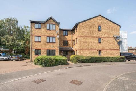Gartons Close, Enfield, London, EN3 4BZ 1 bed apartment for sale