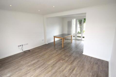 St. Dunstans Road, London, Hounslow... 3 bed apartment for sale