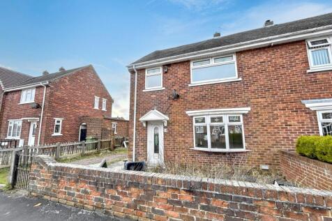 Sheriffs Moor Avenue, Easington Lane... 3 bed semi