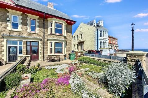 South Crescent, Hartlepool TS24 5 bed end of terrace house for sale
