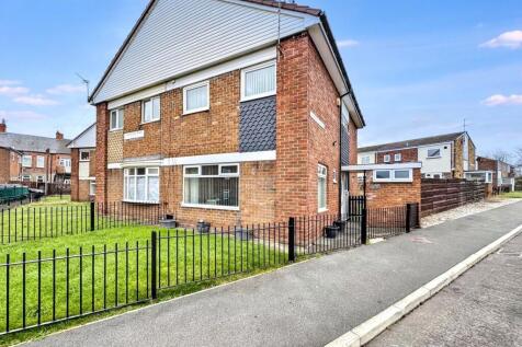Wharfedale Drive, South Shields, Tyne... 3 bed semi
