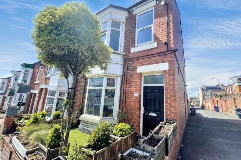 Roman Road, Lawe Top, South Shields... 3 bed maisonette for sale
