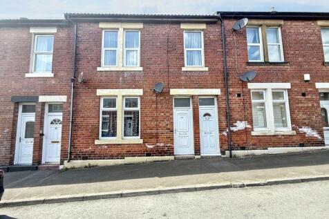 Barrasford Street, Wallsend, Tyne and... 3 bed flat for sale