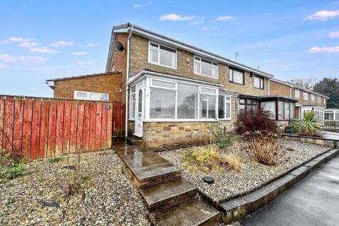 Essex Drive, Washington, Tyne and... 4 bed semi
