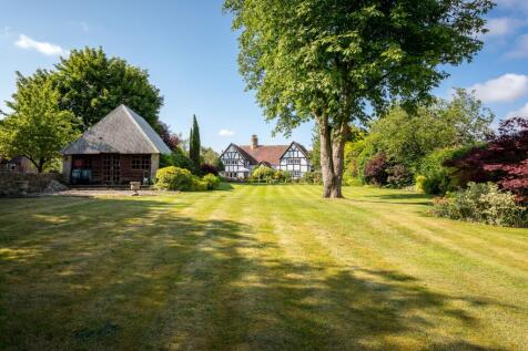 6 bedroom detached house for sale