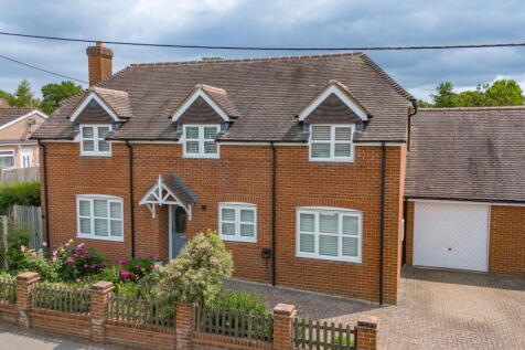 Evingar Road, Whitchurch 4 bed link detached house for sale