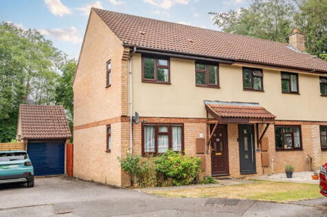 Wheeler Close,Whitchurch,RG28 7JX 3 bed semi