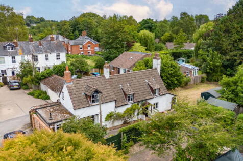 London Street, Whitchurch, RG28 7LQ 3 bed detached house for sale