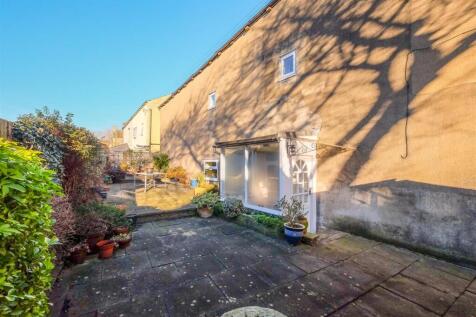 John Street, Brighouse 3 bed detached house for sale