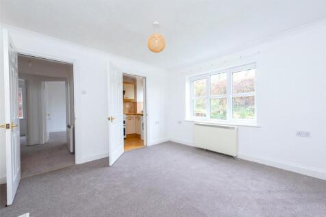 Burghfield Road, Reading, Berkshire... 2 bed apartment for sale