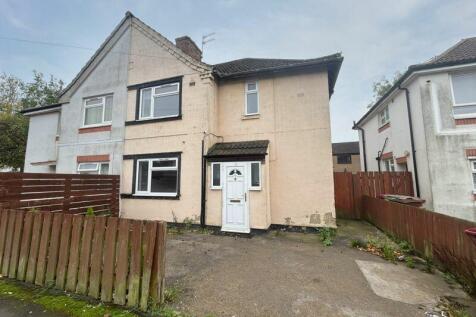 4 bedroom semi-detached house for sale
