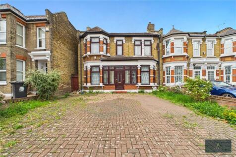 5 bedroom semi-detached house for sale