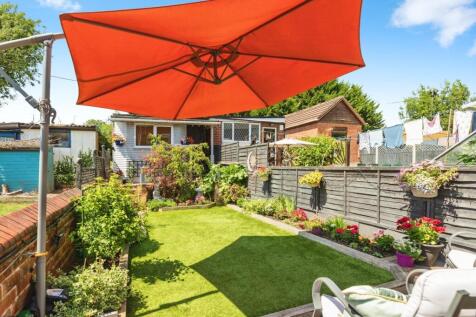 Greenhead Lane, Chapeltown, Sheffield 3 bed terraced house for sale