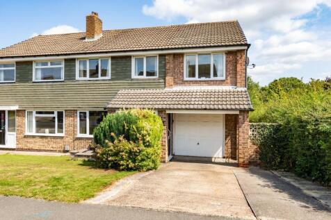 Oak Lodge Road, High Green, Sheffield 3 bed semi