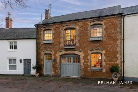 Main Street, Belton in Rutland LE15 4 bed terraced house for sale