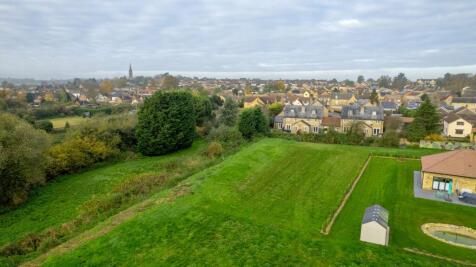 Askews Lane, Yaxley, PE7 3 bed property with land for sale