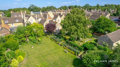 52 High Street, St. Martins, PE9 5 bed townhouse for sale