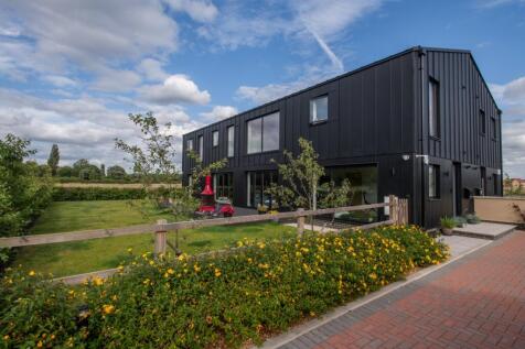 Astwick Road, Stotfold, Hitchin, SG5 4 bed barn conversion for sale