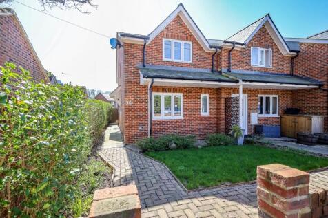 Temple Road, Liss, Hampshire, GU33 3 bed end of terrace house for sale