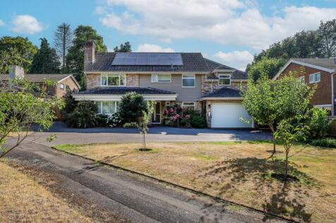 Goldenfields, Liphook, Hampshire, GU30 5 bed detached house for sale