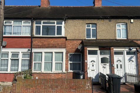 3 bedroom flat for sale