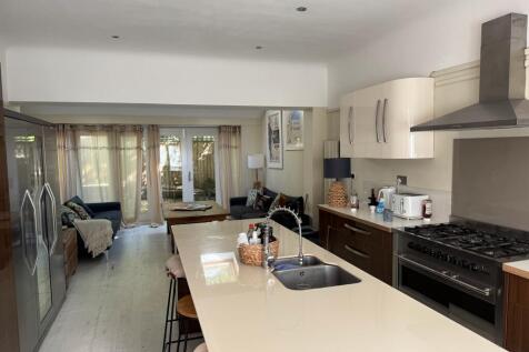 7 bedroom detached house for sale