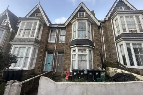 5 bedroom flat for sale