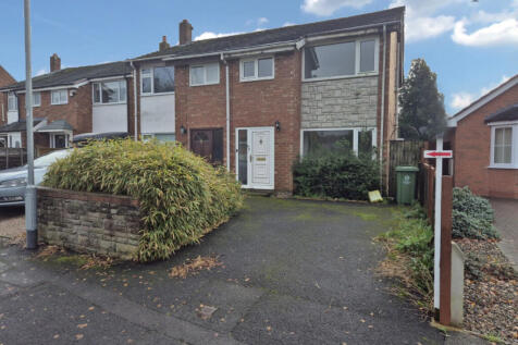 3 bedroom semi-detached house for sale