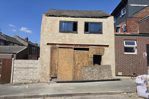 Semi-detached house for sale