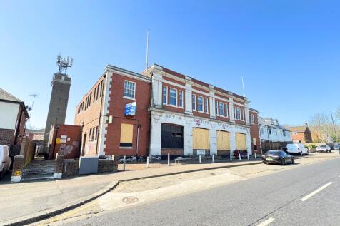 Detached house for sale