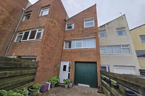 4 bedroom town house for sale