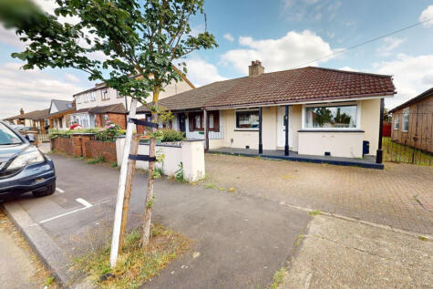 2 bedroom semi-detached house for sale